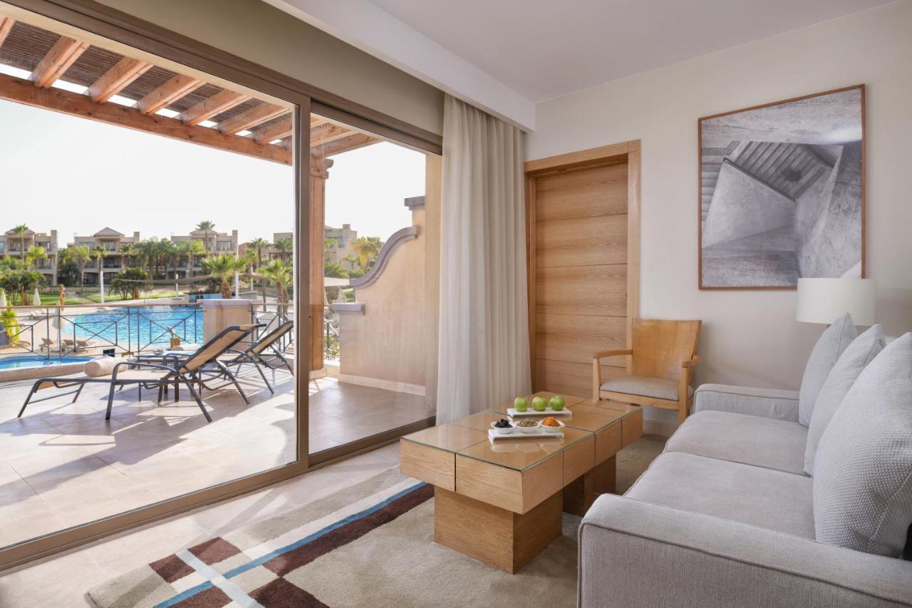 Jaz Little Venice Golf Resort Ain Sukhna Exterior foto A suite at the resort